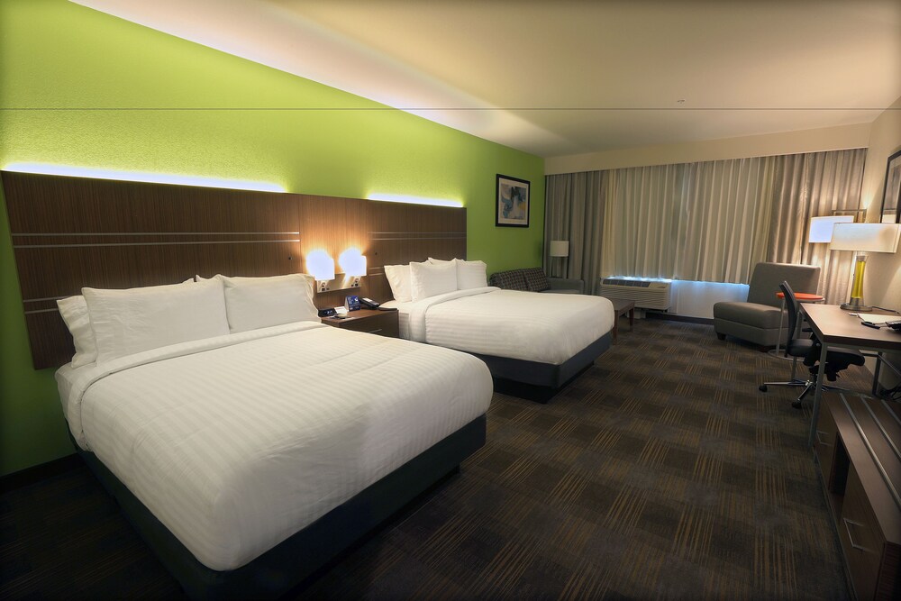 Holiday Inn Express & Suites Dripping Springs - Austin Area