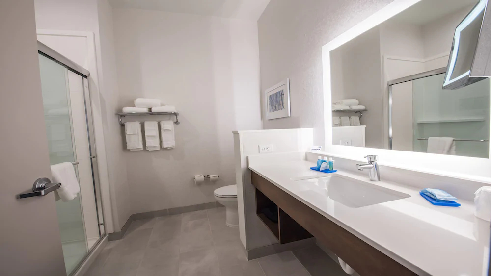 Holiday Inn Express & Suites Dripping Springs - Austin Area