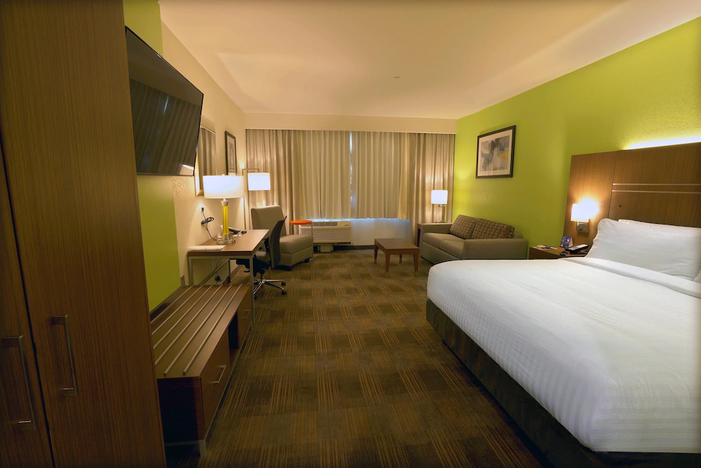 Holiday Inn Express & Suites Dripping Springs - Austin Area