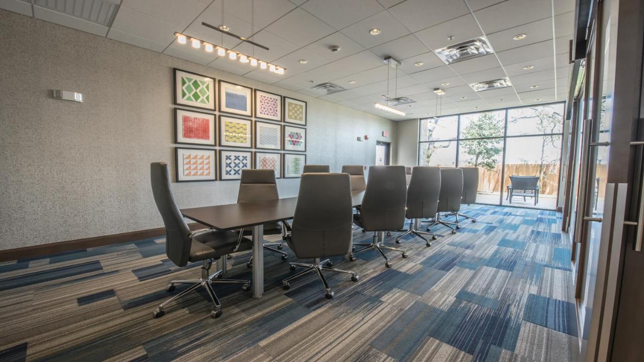 Holiday Inn Express & Suites Dripping Springs - Austin Area