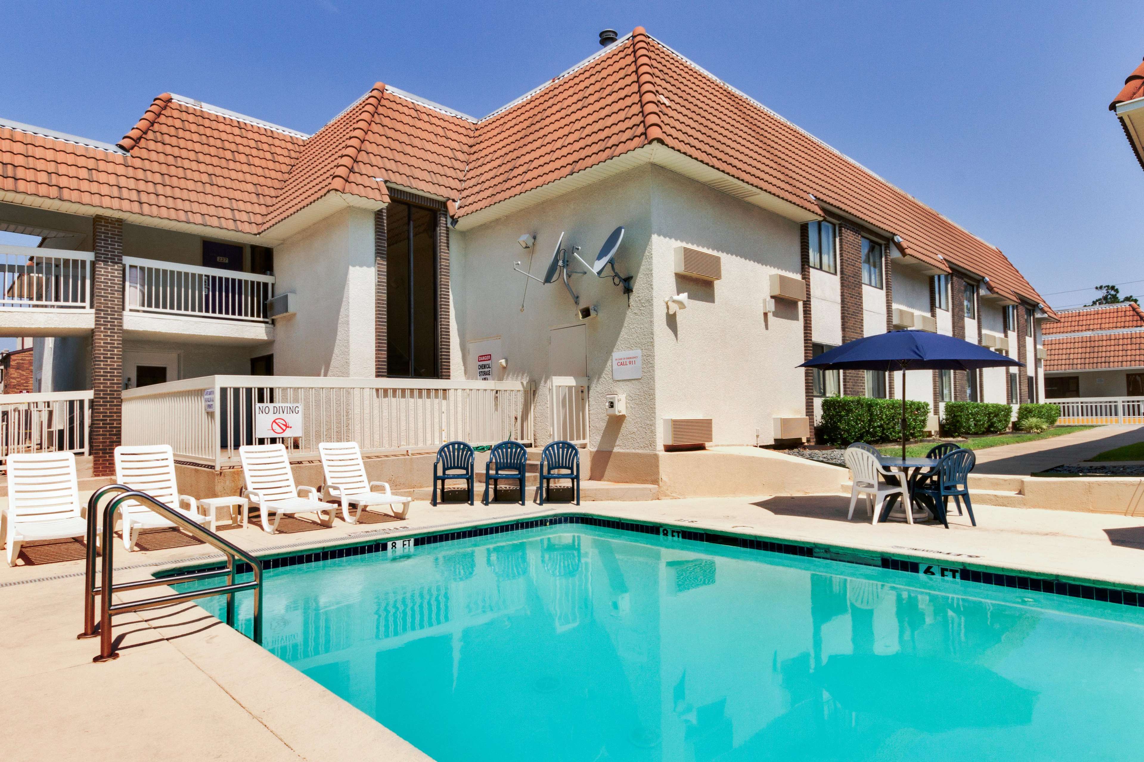 Motel 6 Dallas - Duncanville