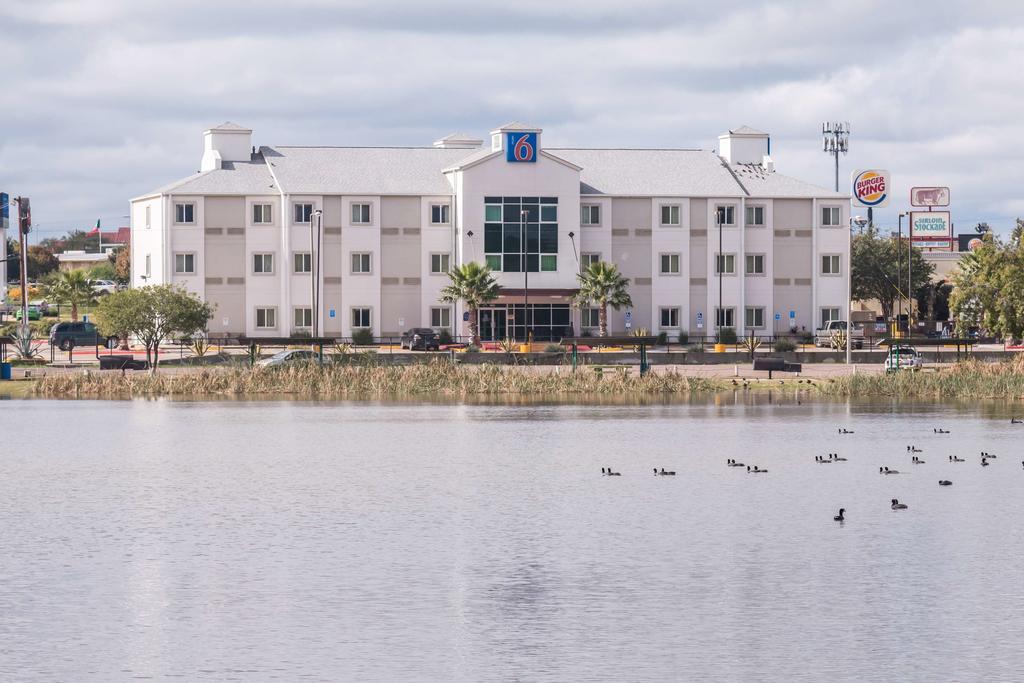 Motel 6 Eagle Pass Lakeside