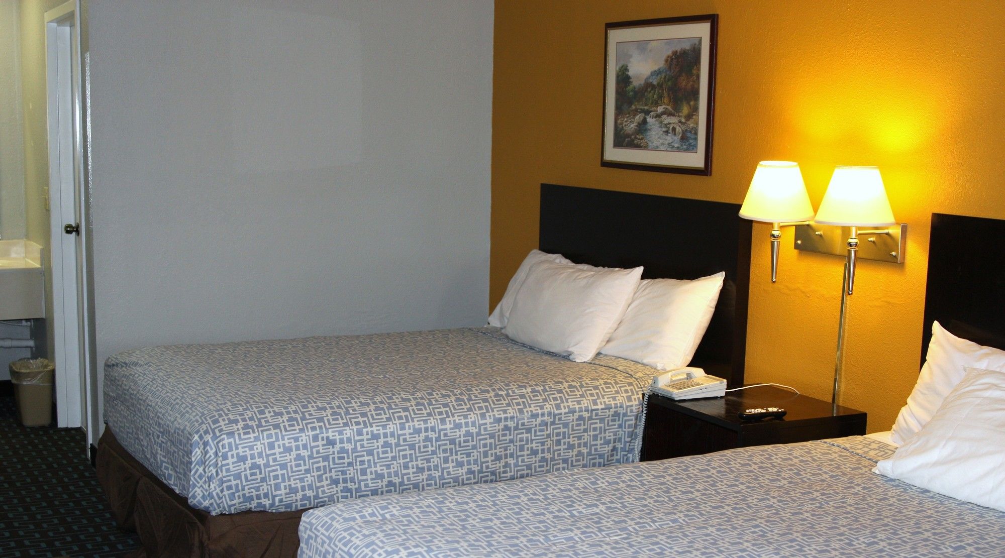 Classic Inn Early