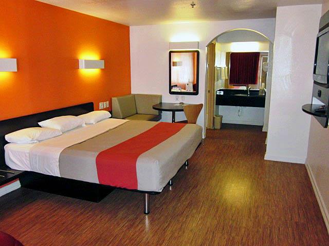 Motel 6 Edinburg