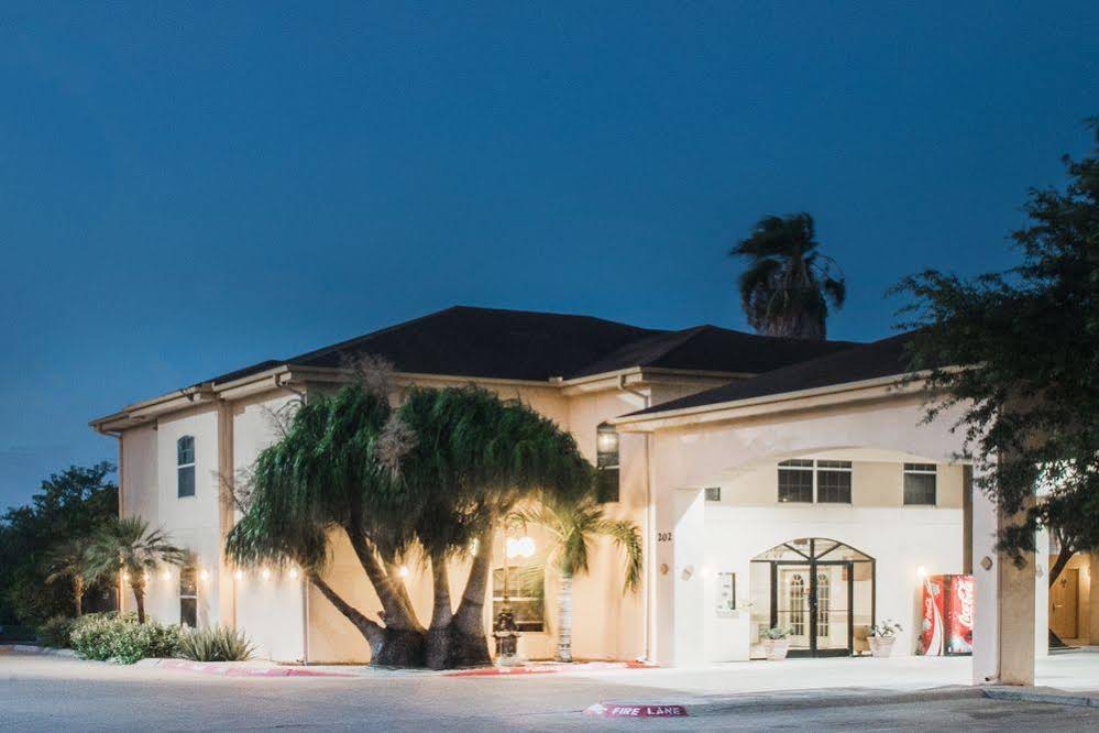 Texas Inn & Suites City Center at University Dr