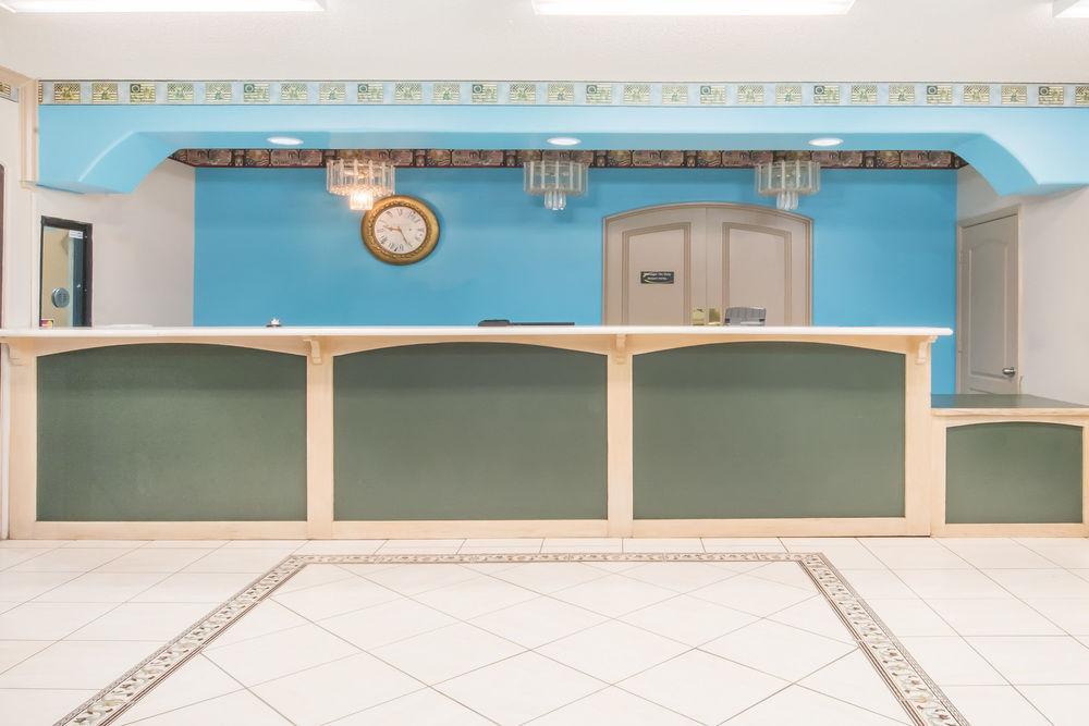 Texas Inn & Suites - City Center at UTRGV