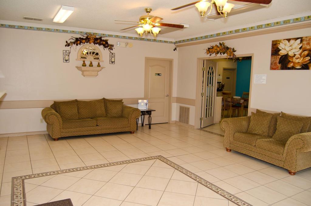 Texas Inn & Suites - City Center at UTRGV