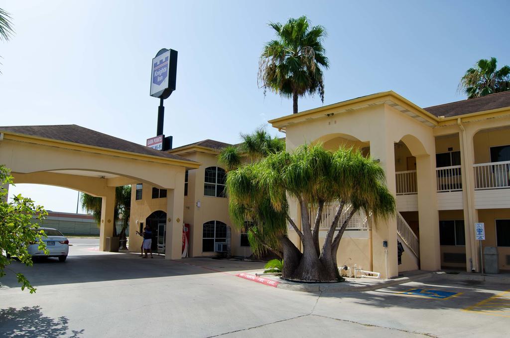 Texas Inn & Suites - City Center at UTRGV