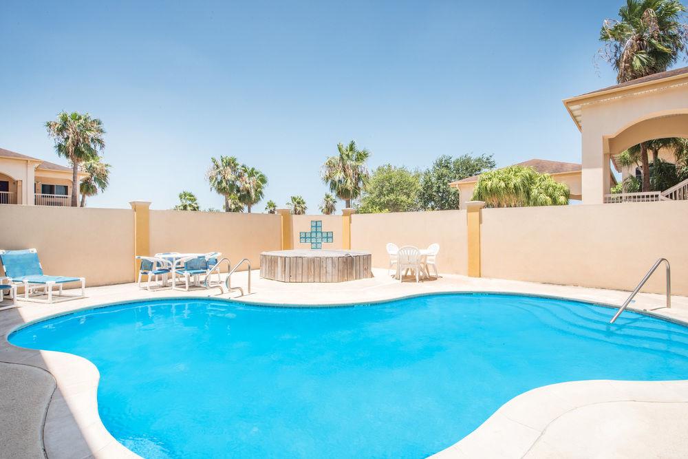 Texas Inn & Suites - City Center at UTRGV