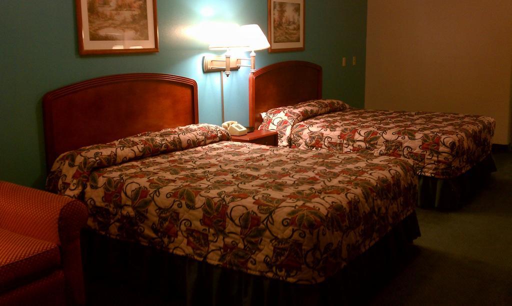 Texas Inn & Suites - City Center at UTRGV