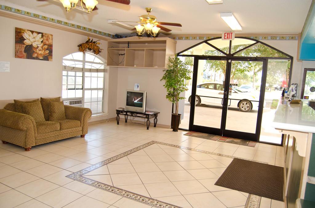 Texas Inn & Suites - City Center at UTRGV