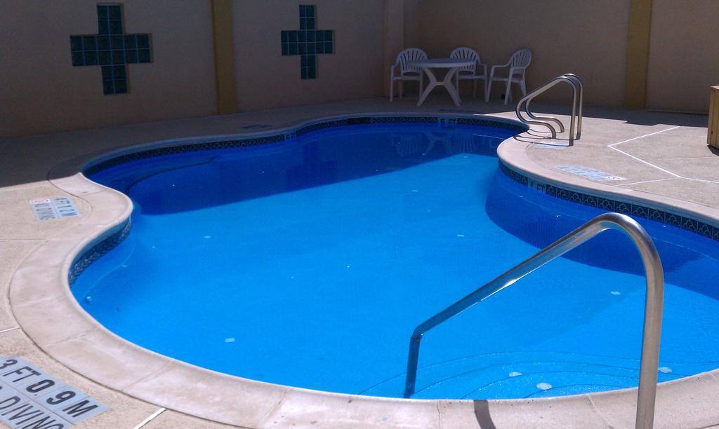 Texas Inn & Suites - City Center at UTRGV