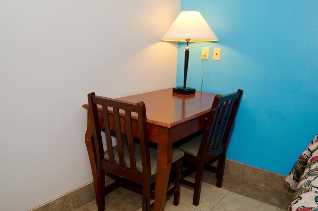 Texas Inn & Suites - City Center at UTRGV
