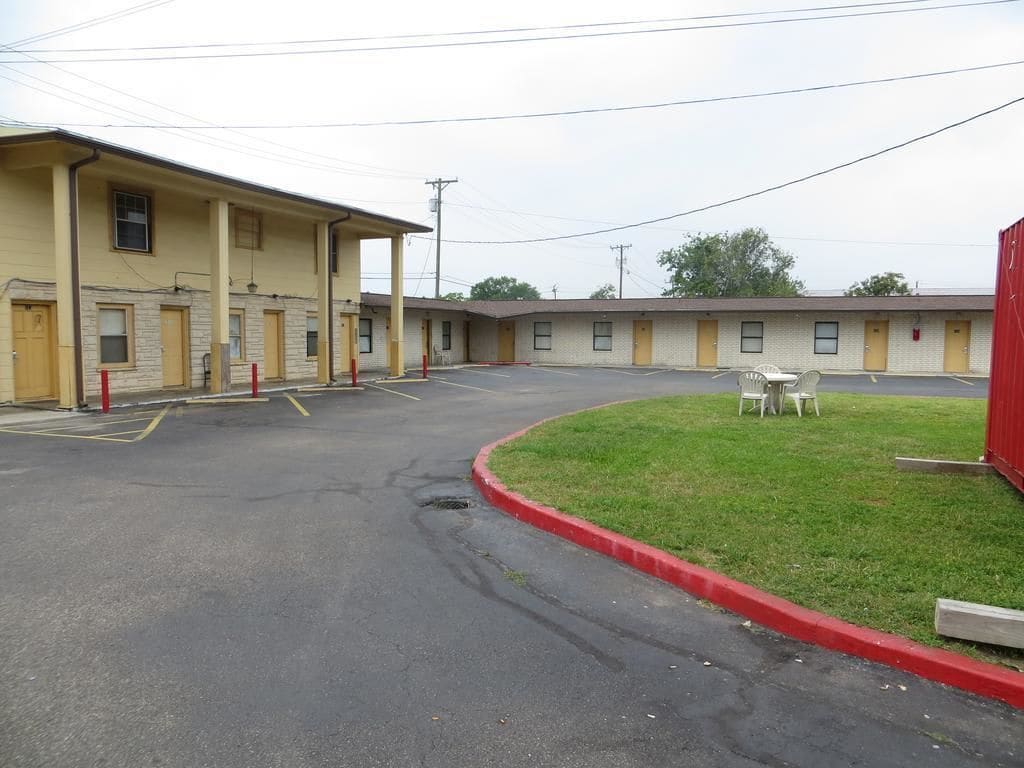 Travel Inn And Suites