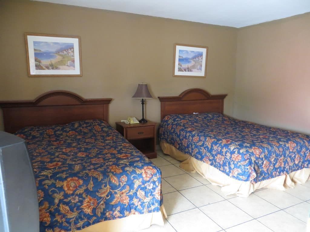 Travel Inn And Suites