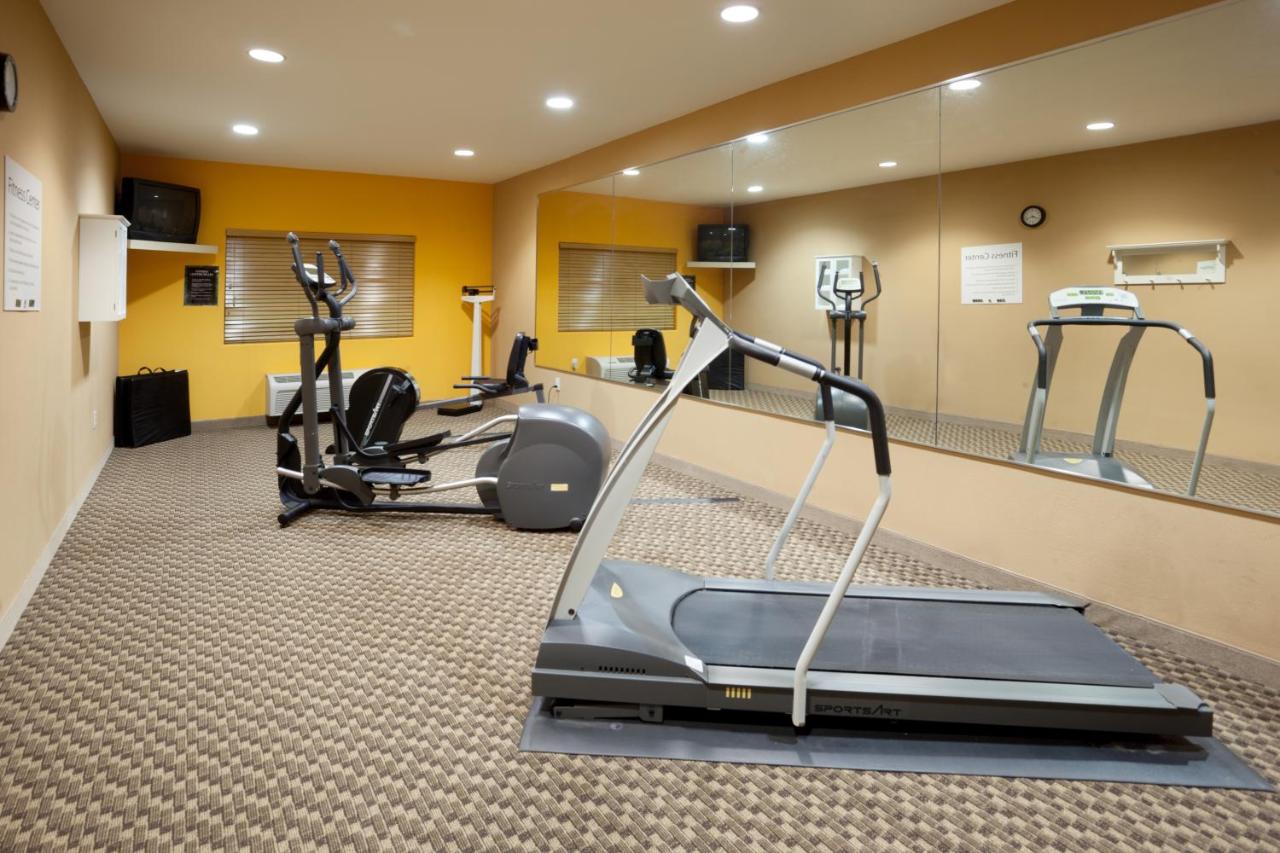 Holiday Inn Express & Suites Elgin
