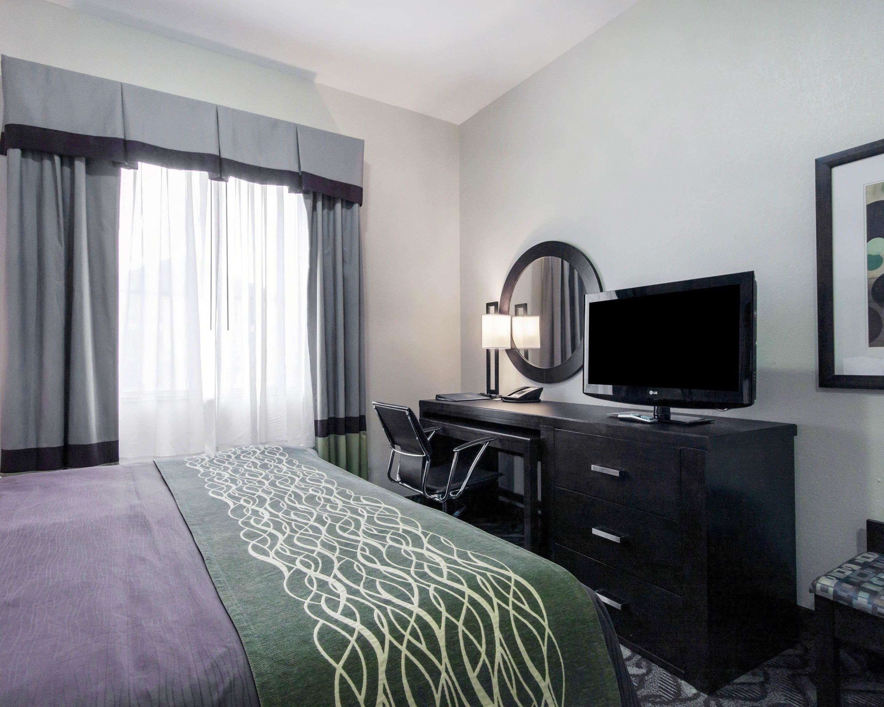 Comfort Inn & Suites I-10 Airport