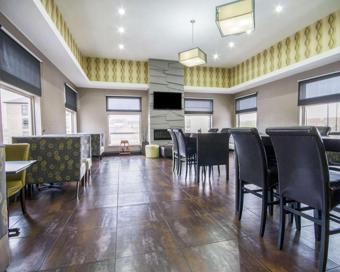 Comfort Inn & Suites I-10 Airport