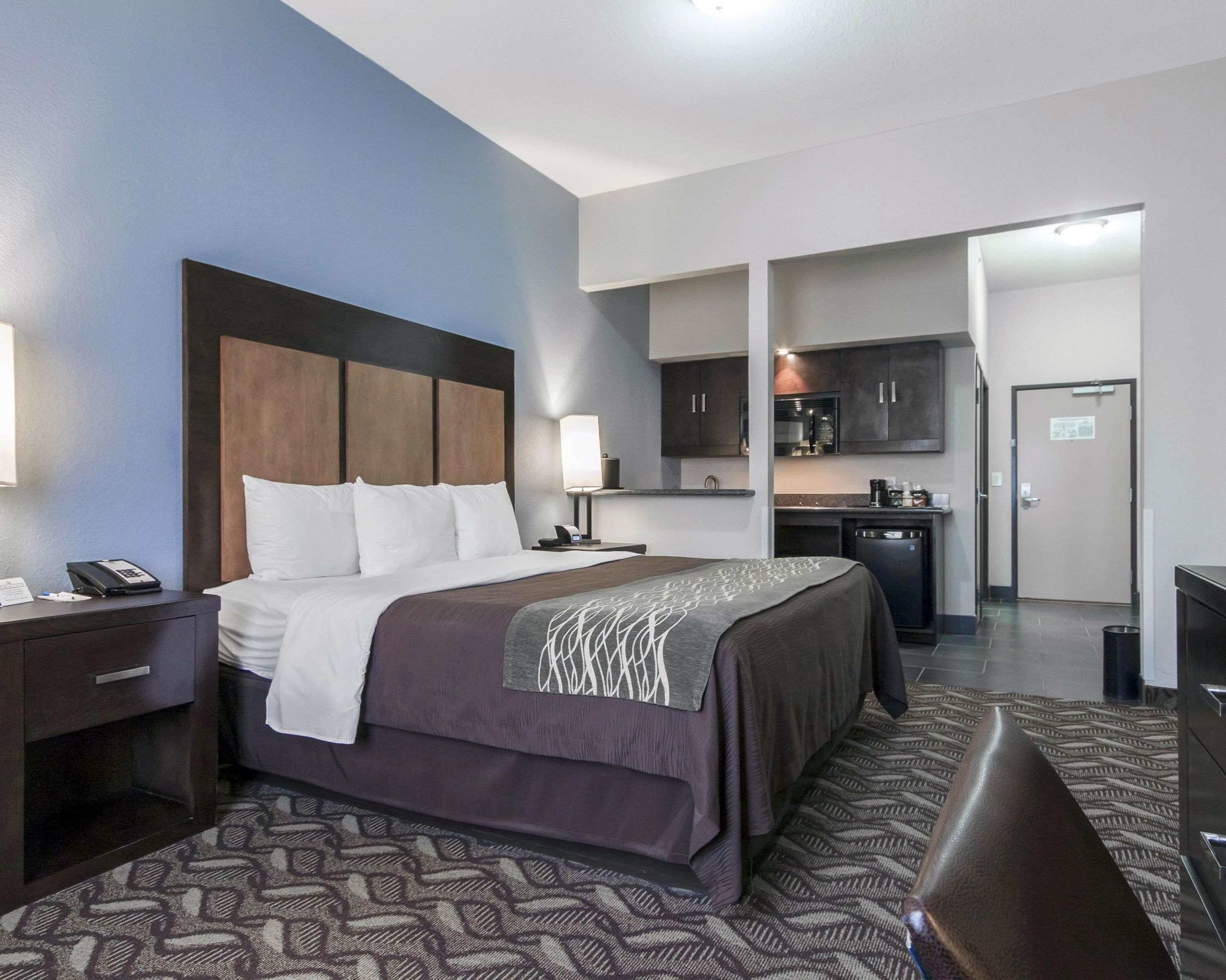 Comfort Inn & Suites I-10 Airport