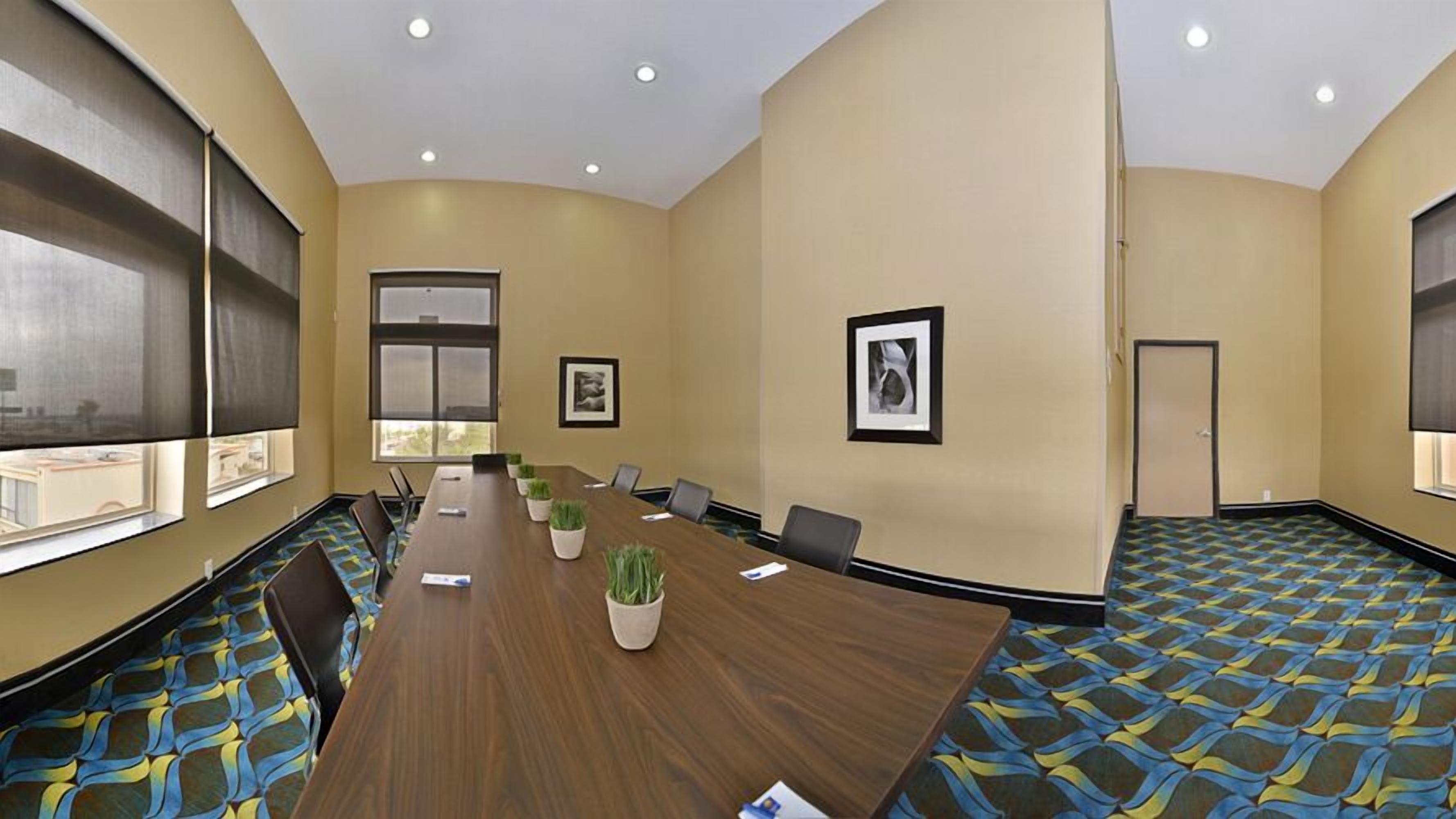 Comfort Inn & Suites I-10 Airport