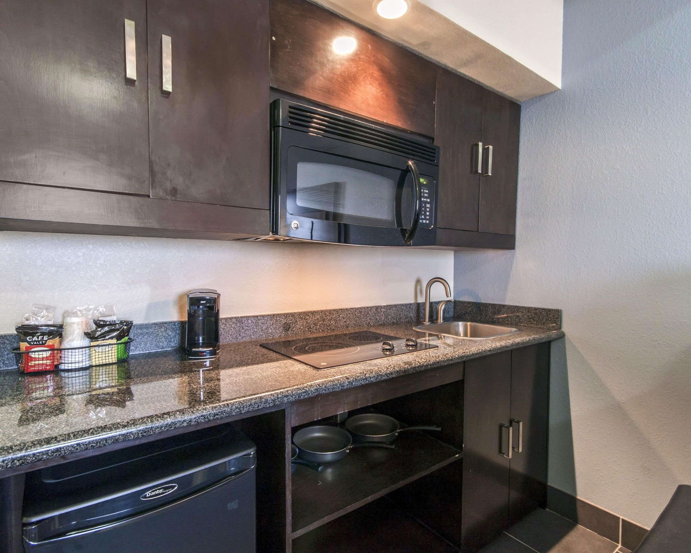Comfort Inn & Suites I-10 Airport