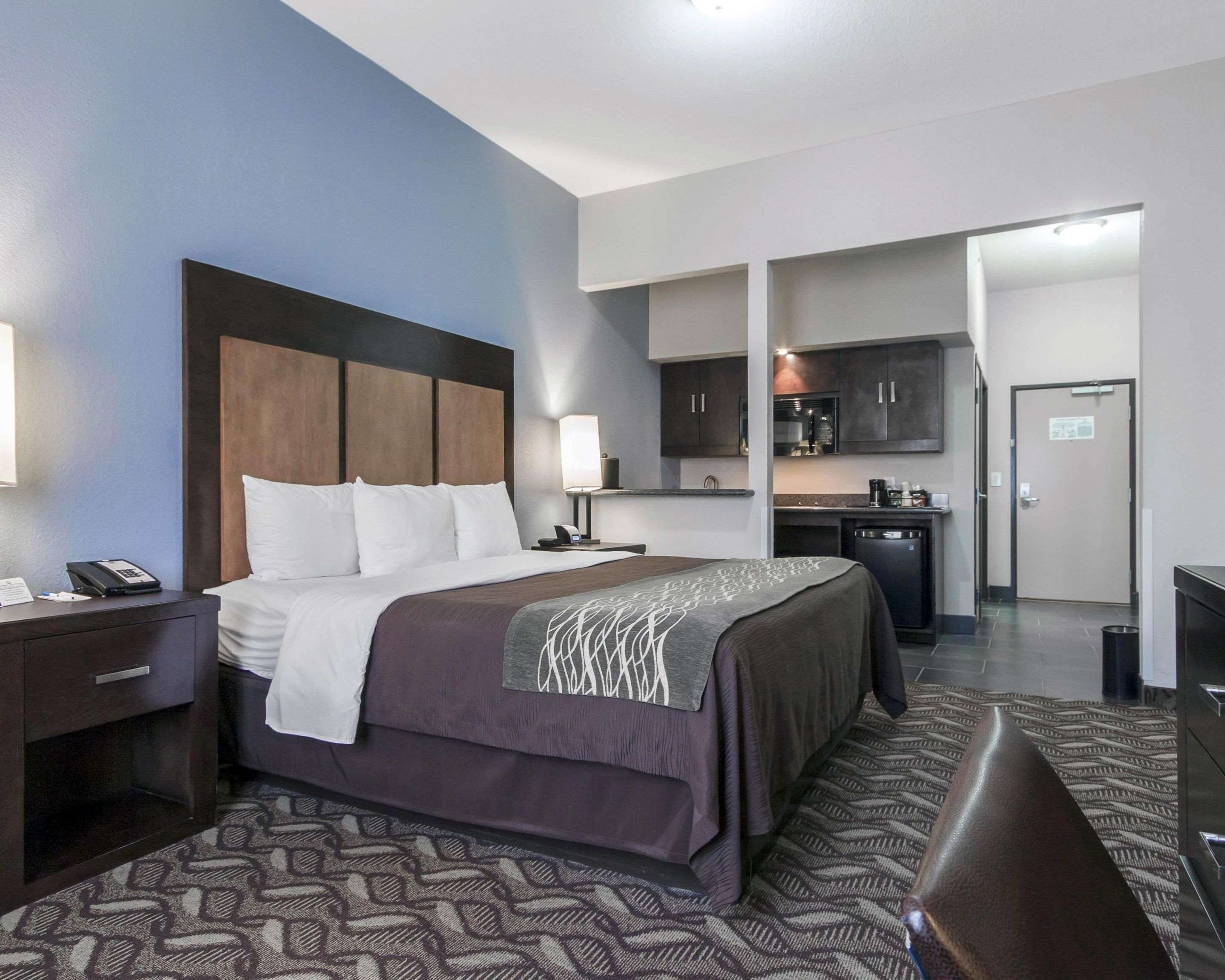 Comfort Inn & Suites I-10 Airport