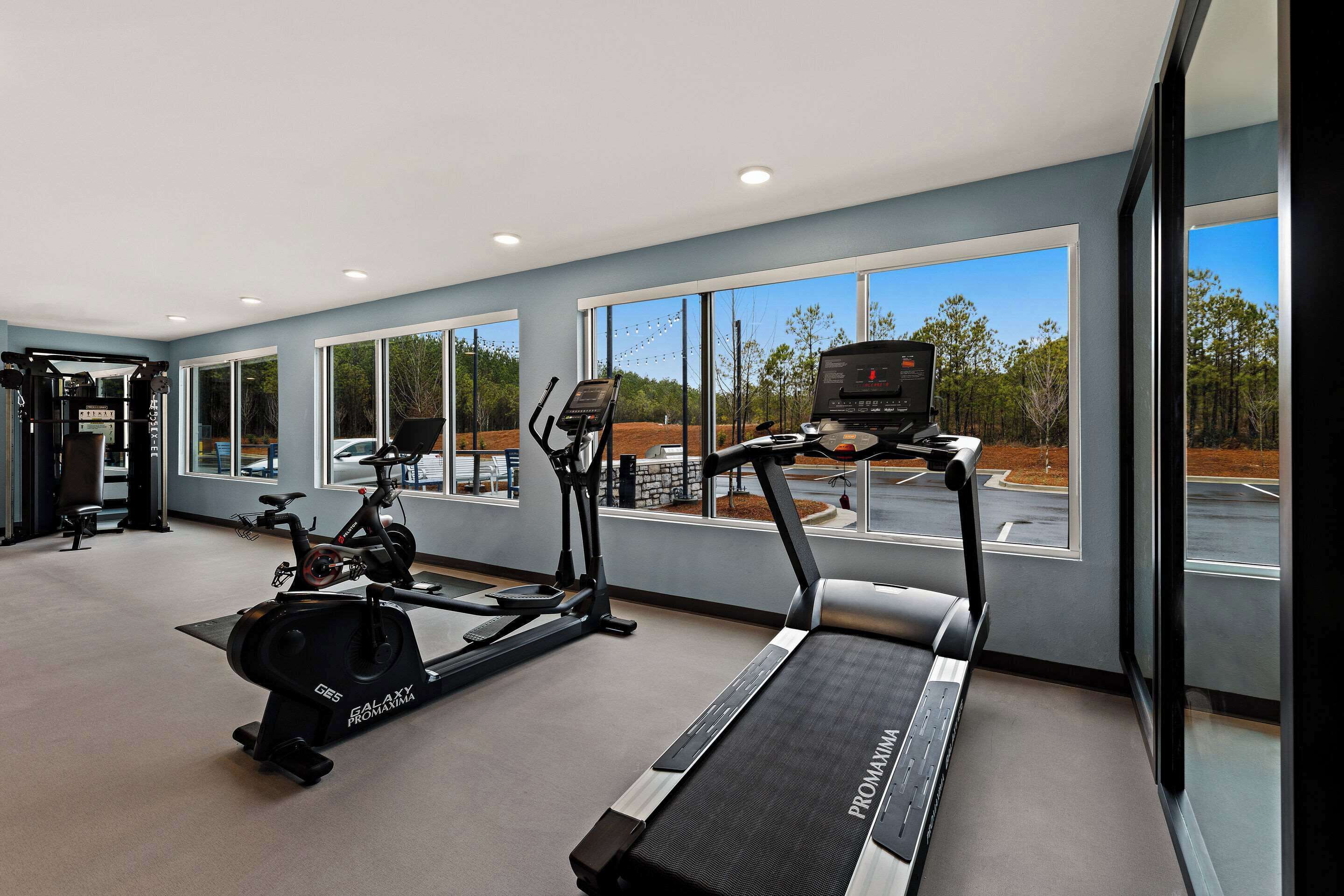 Everhome Suites El Paso Airport near Fort Bliss
