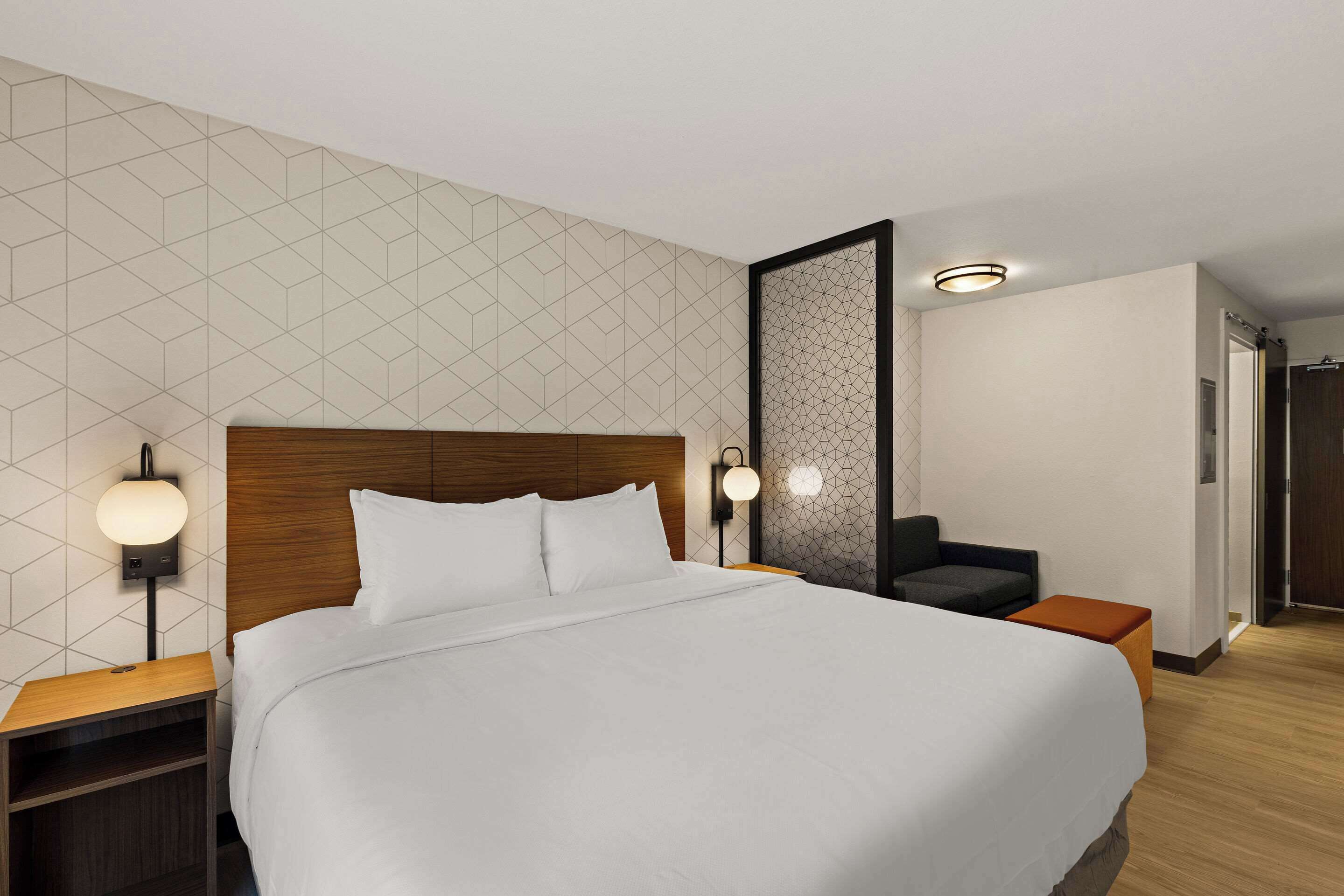 Everhome Suites El Paso Airport near Fort Bliss