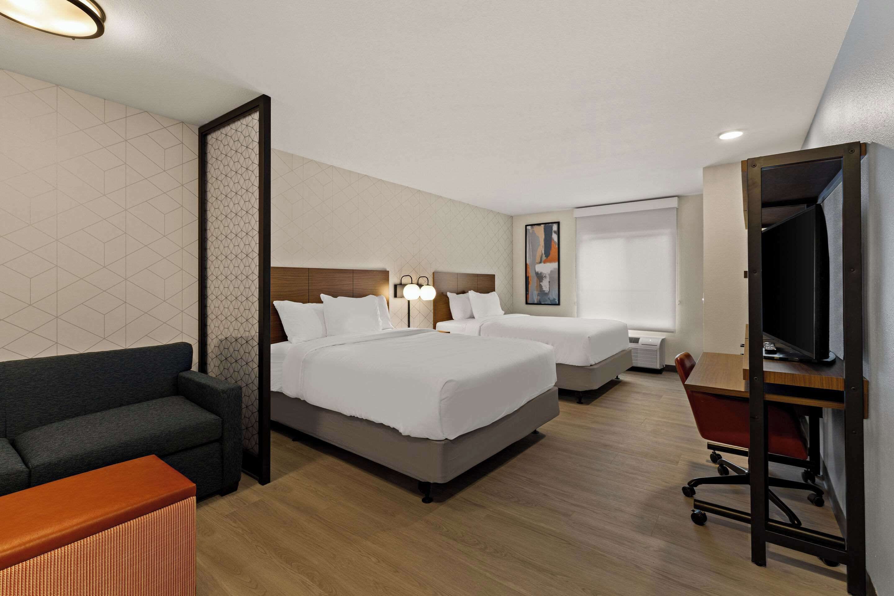 Everhome Suites El Paso Airport near Fort Bliss