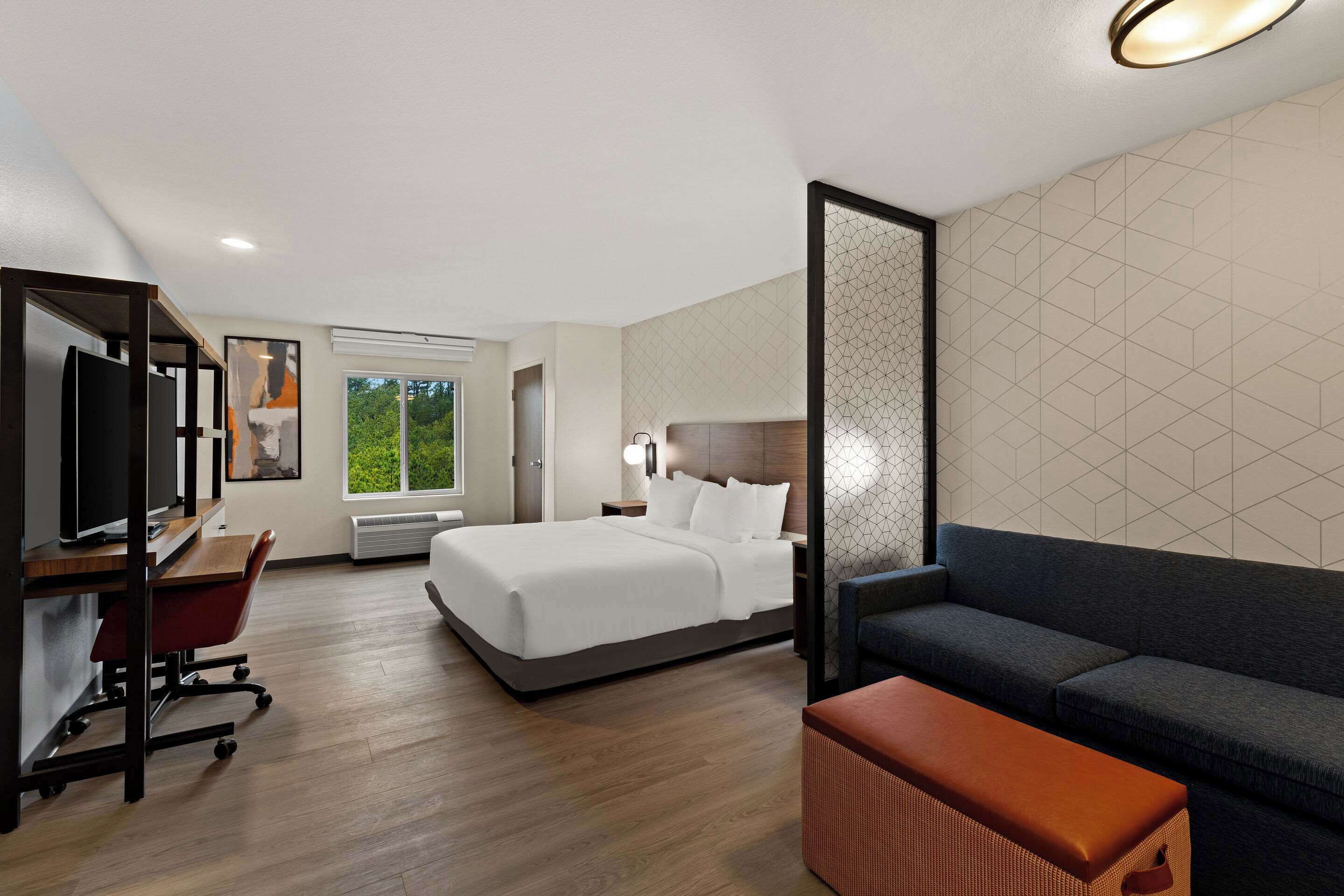 Everhome Suites El Paso Airport near Fort Bliss