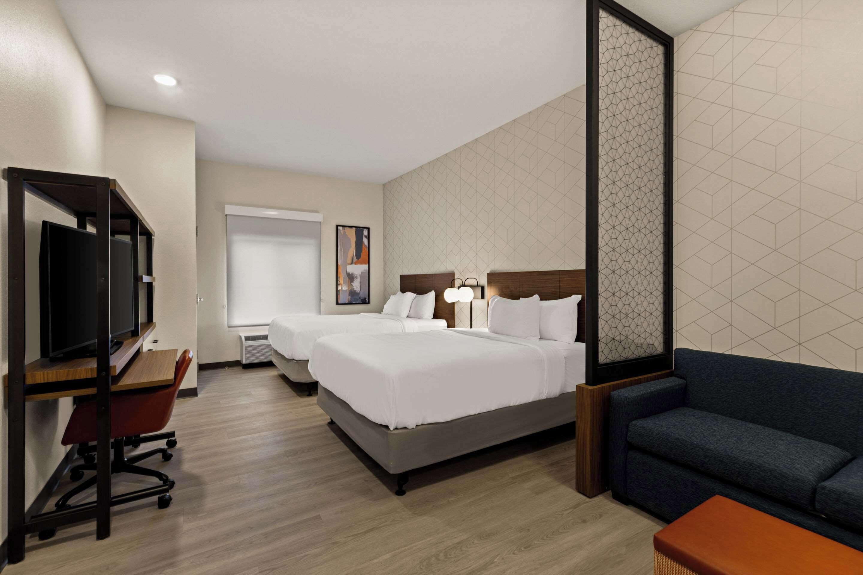 Everhome Suites El Paso Airport near Fort Bliss