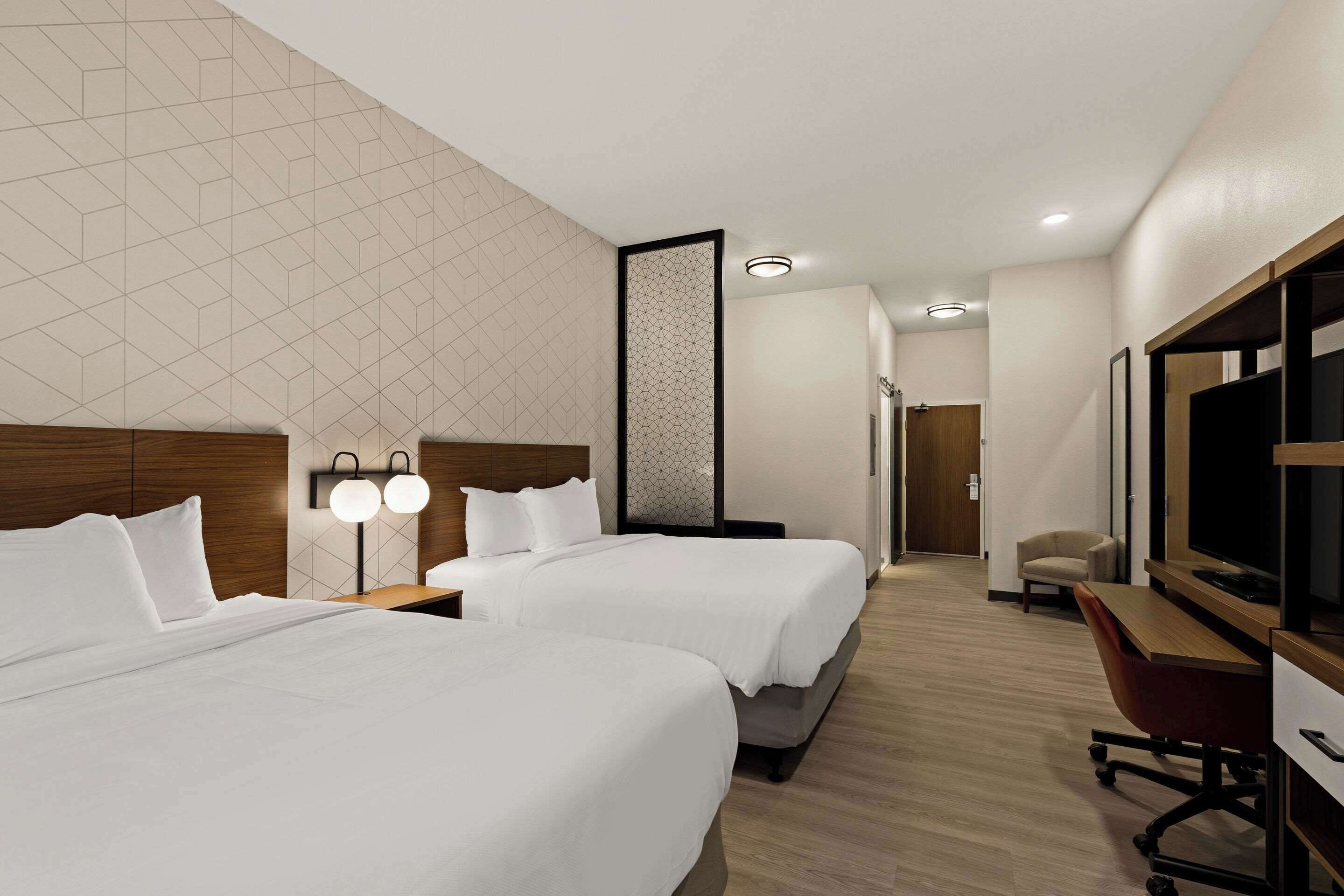 Everhome Suites El Paso Airport near Fort Bliss