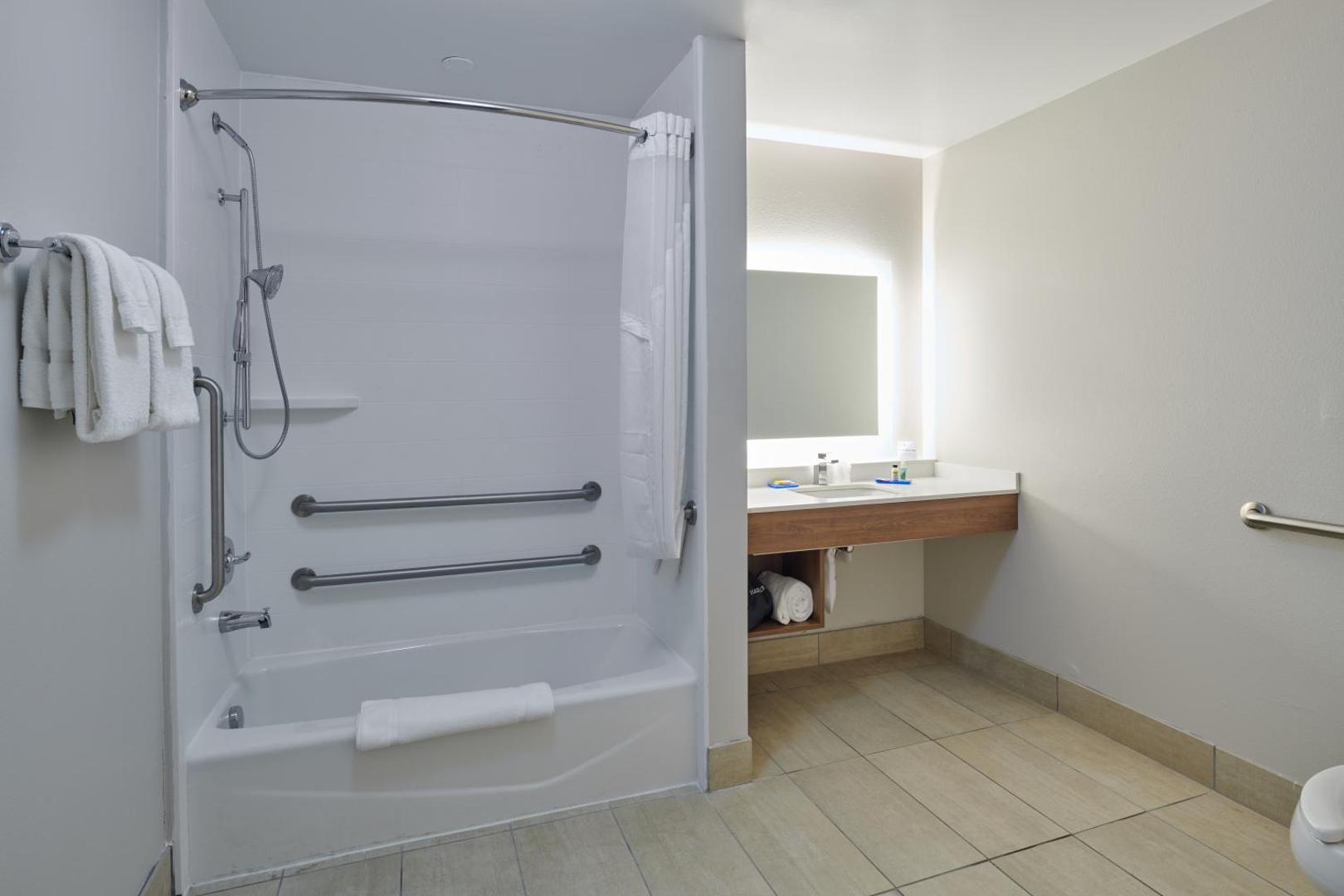 Holiday Inn Express El Paso Sunland Park Area
