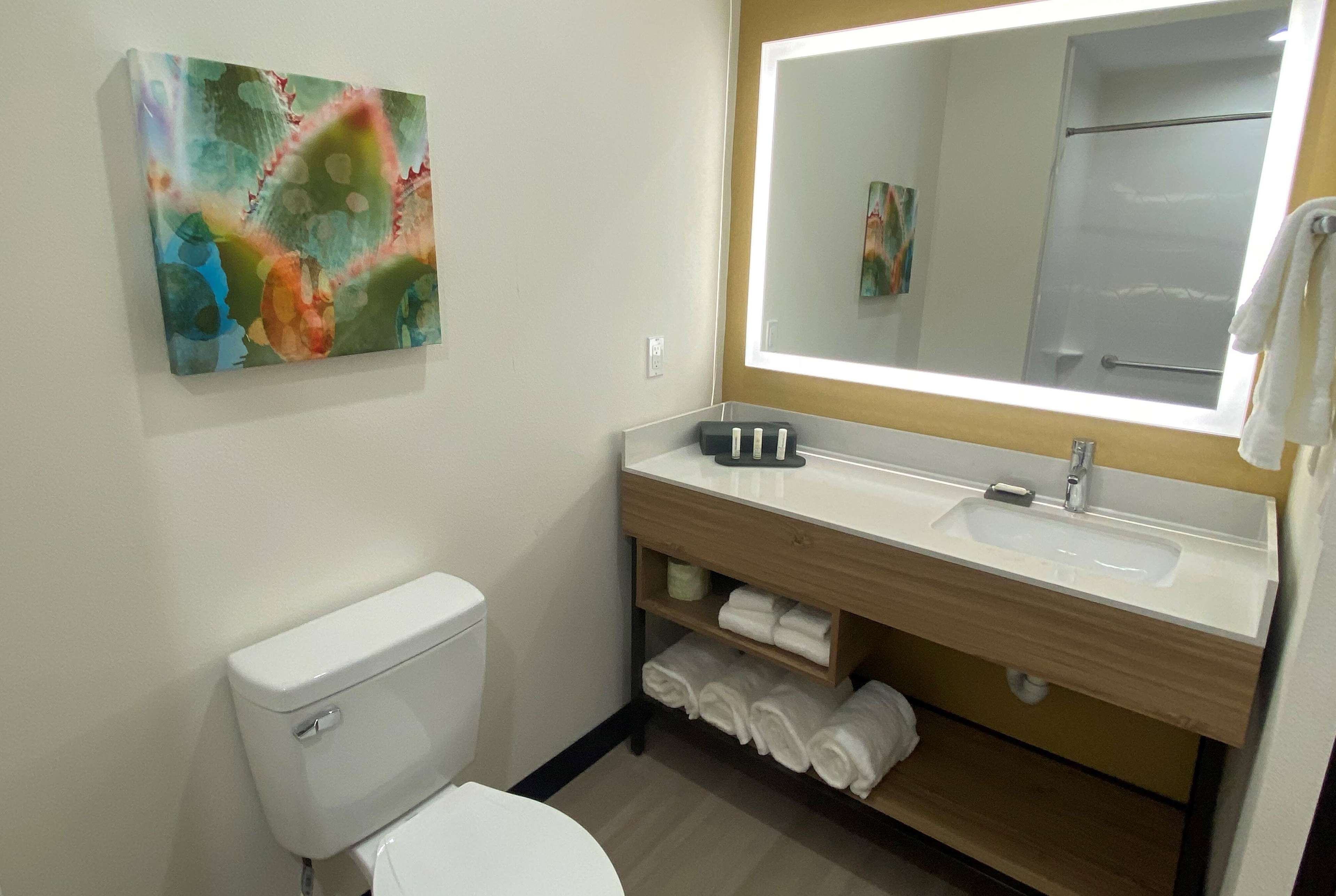 La Quinta Inn & Suites by Wyndham El Paso East Loop-375