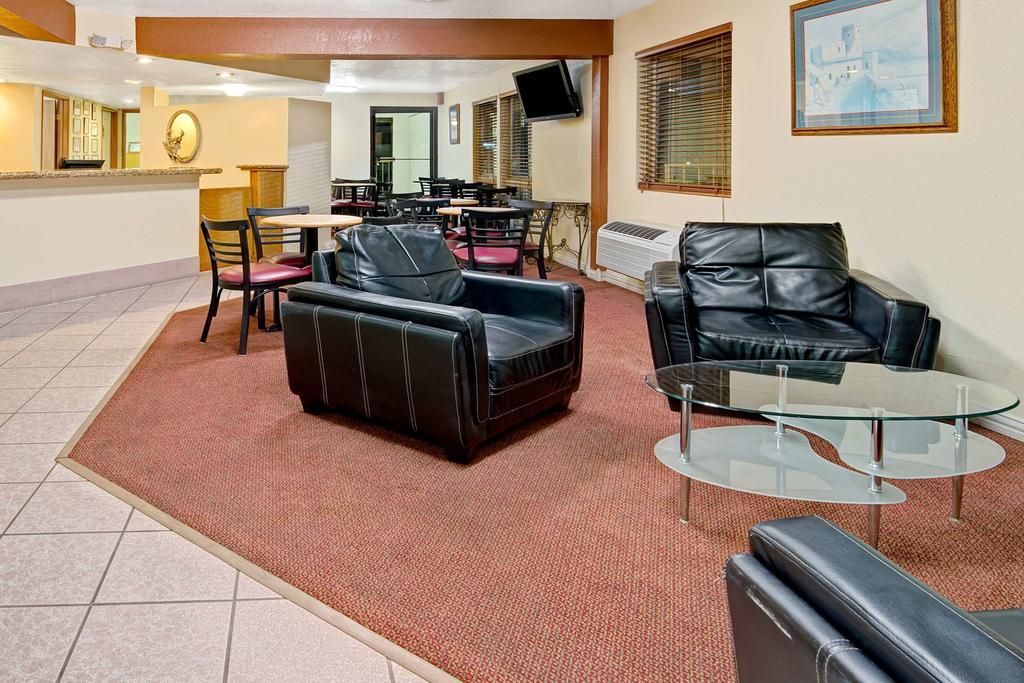 Magnuson Hotel El Paso West