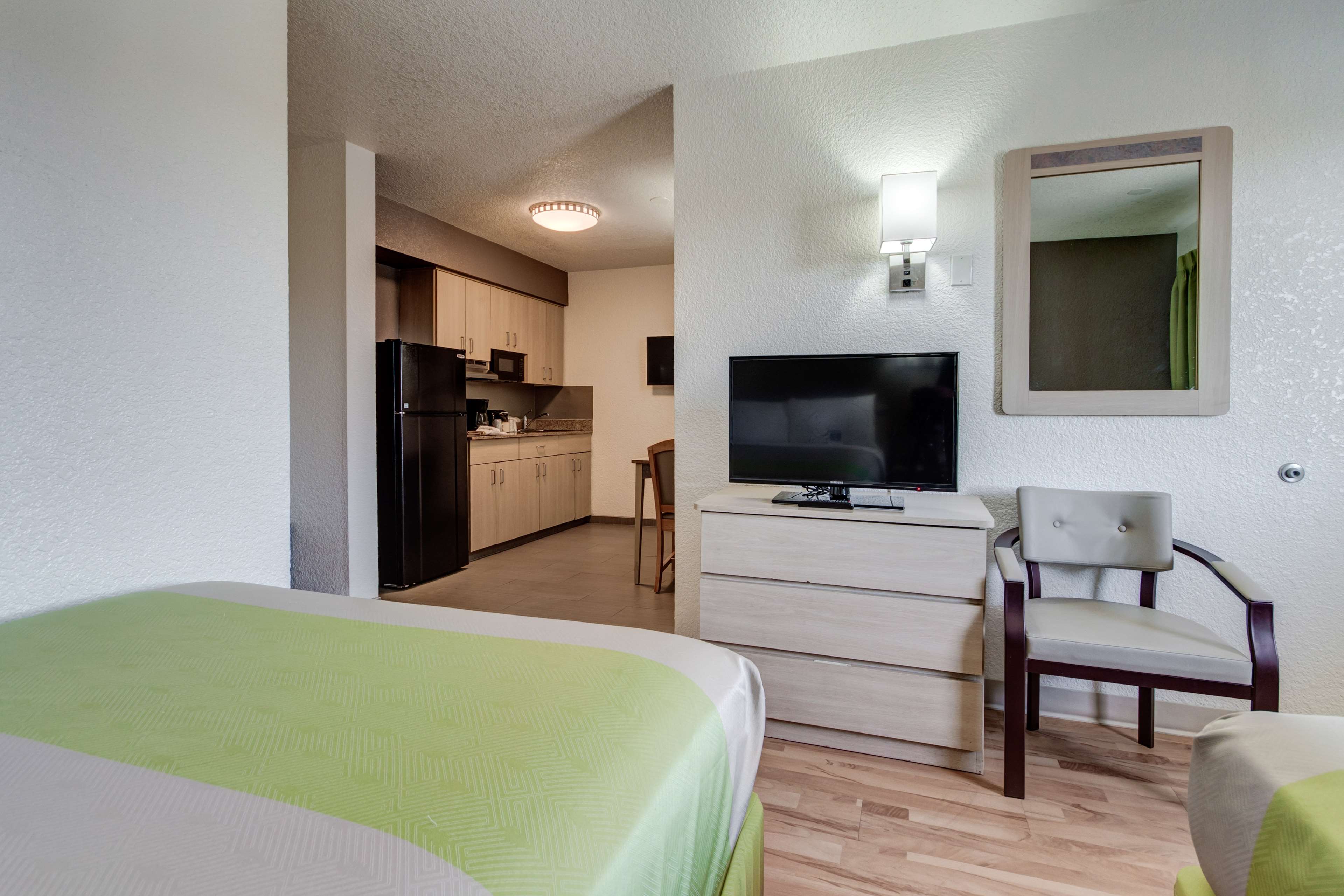 Studio 6 El Paso East