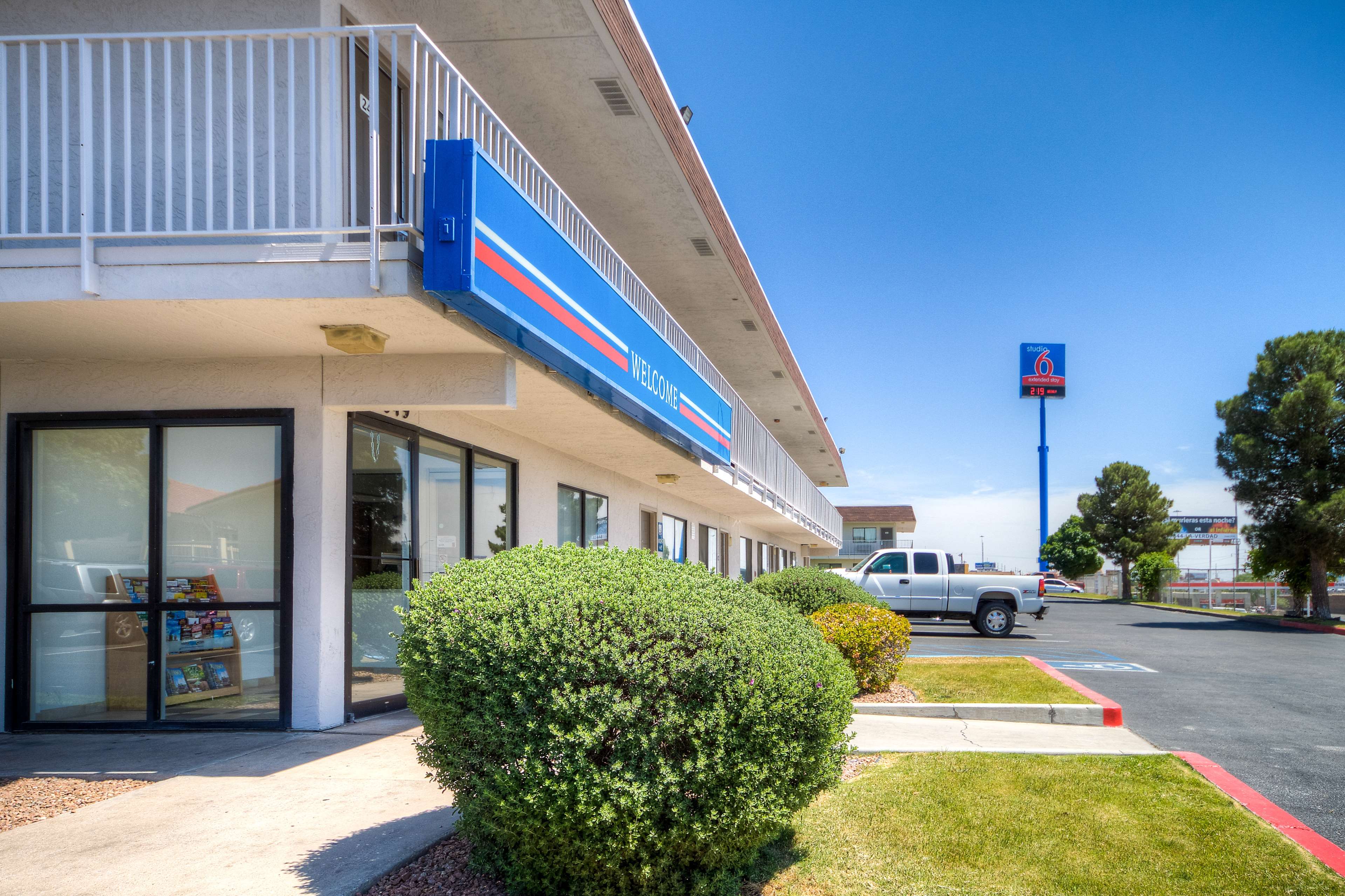 Studio 6 El Paso East