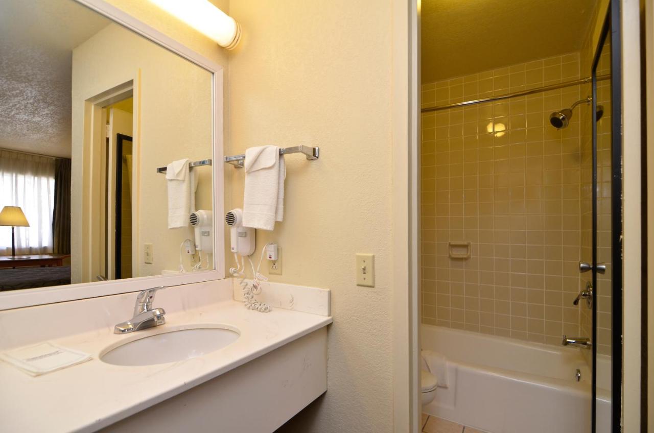 Super 8 by Wyndham El Paso Airport