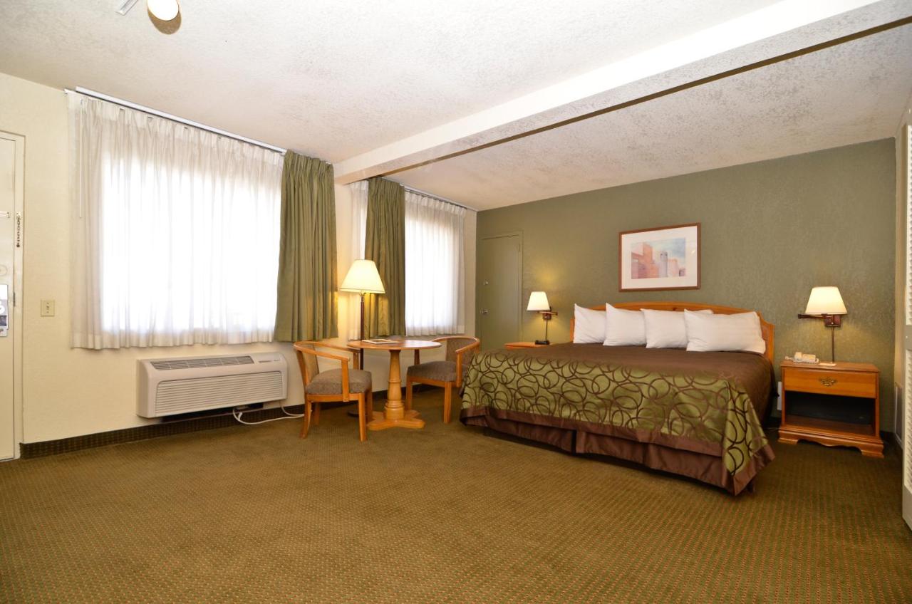 Super 8 by Wyndham El Paso Airport