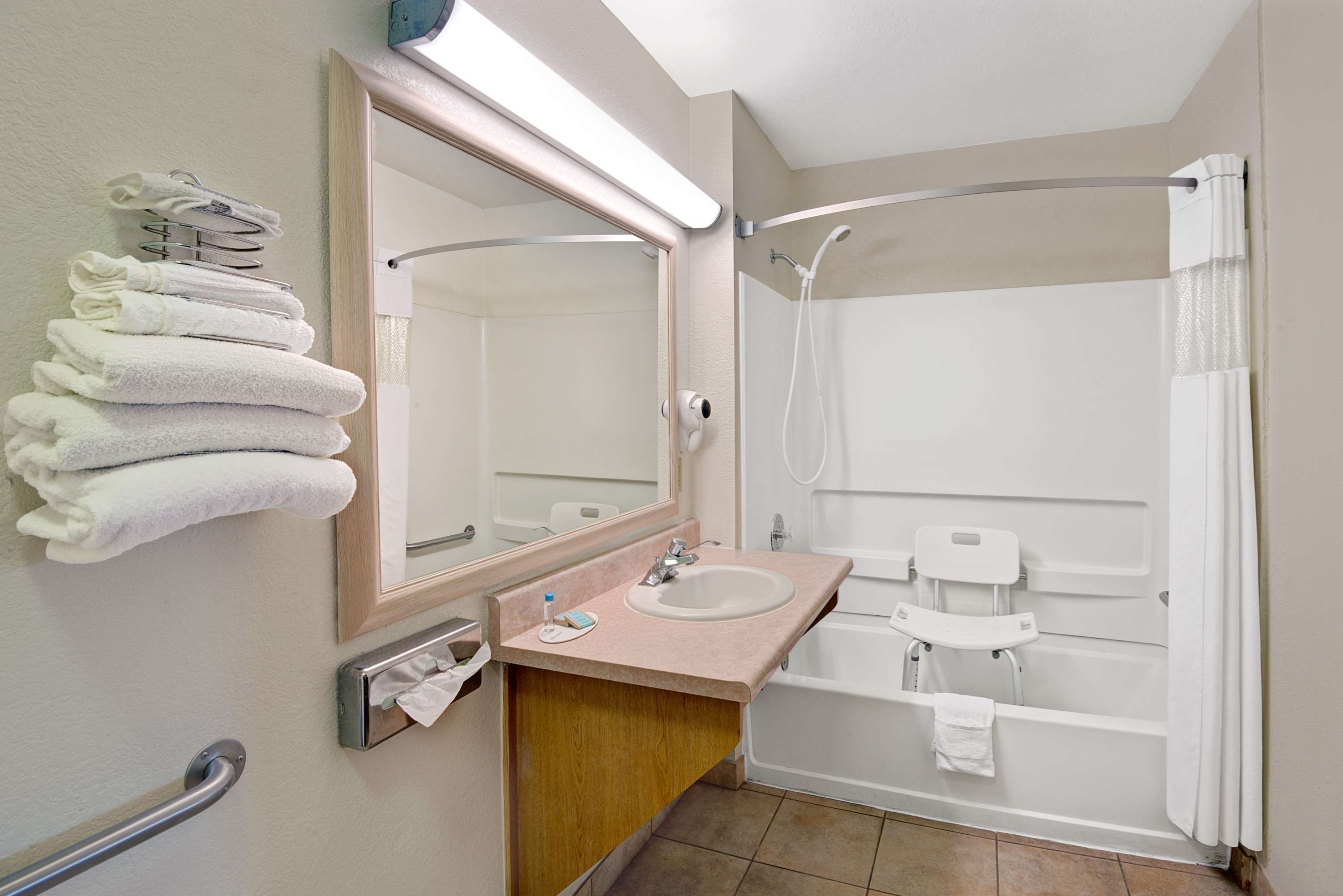 Magnuson Hotel El Paso West