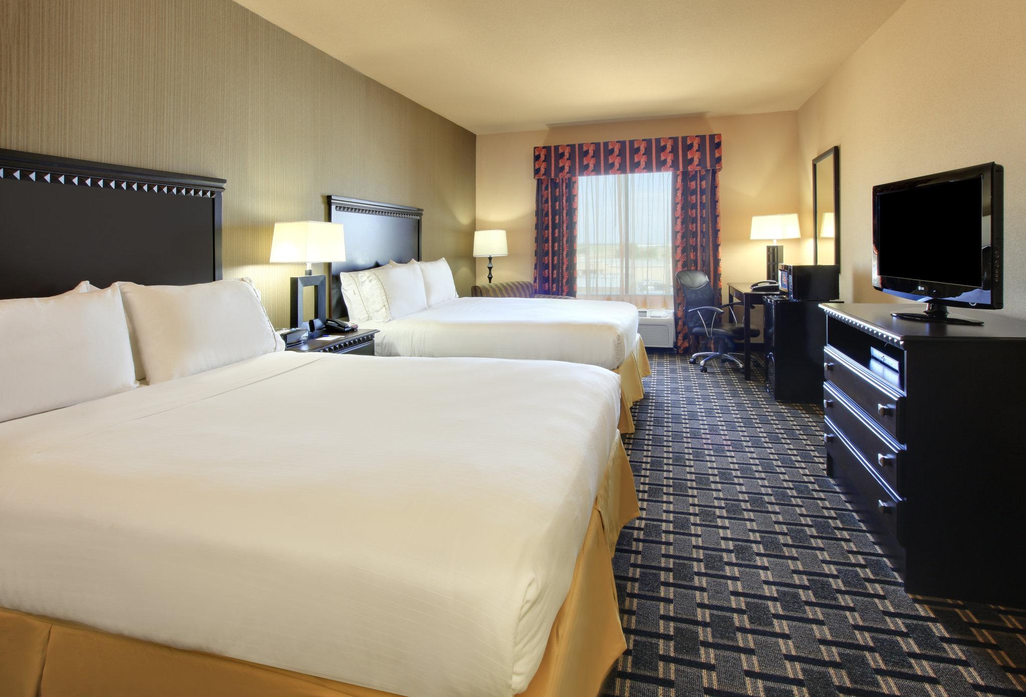 Holiday Inn Express & Suites Ennis