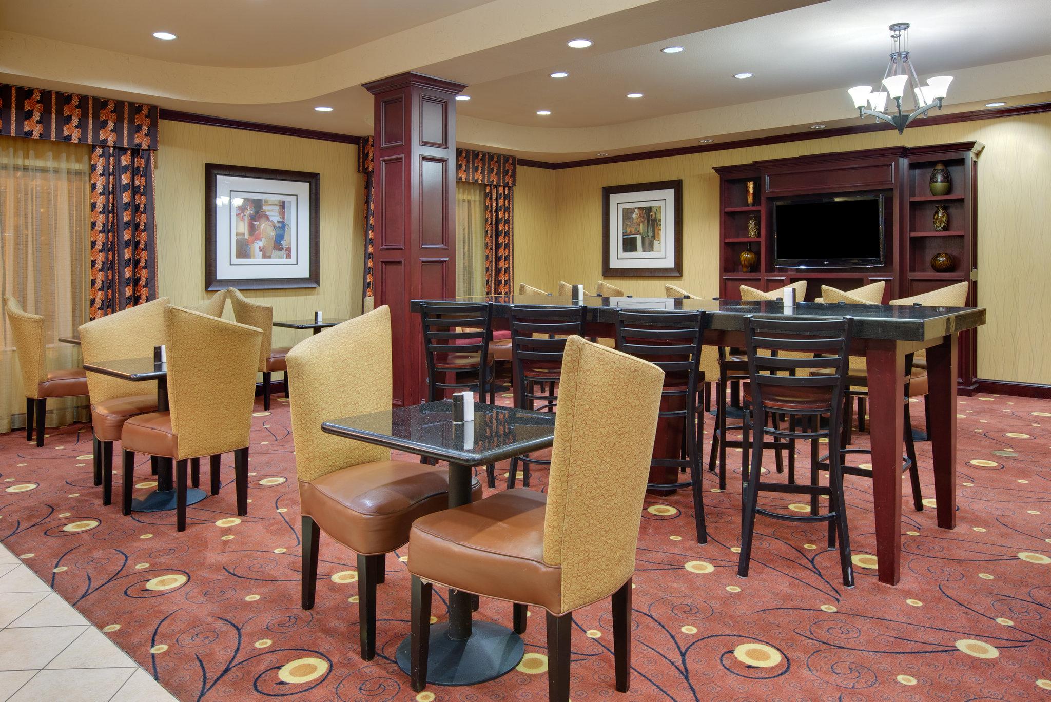 Holiday Inn Express & Suites Ennis