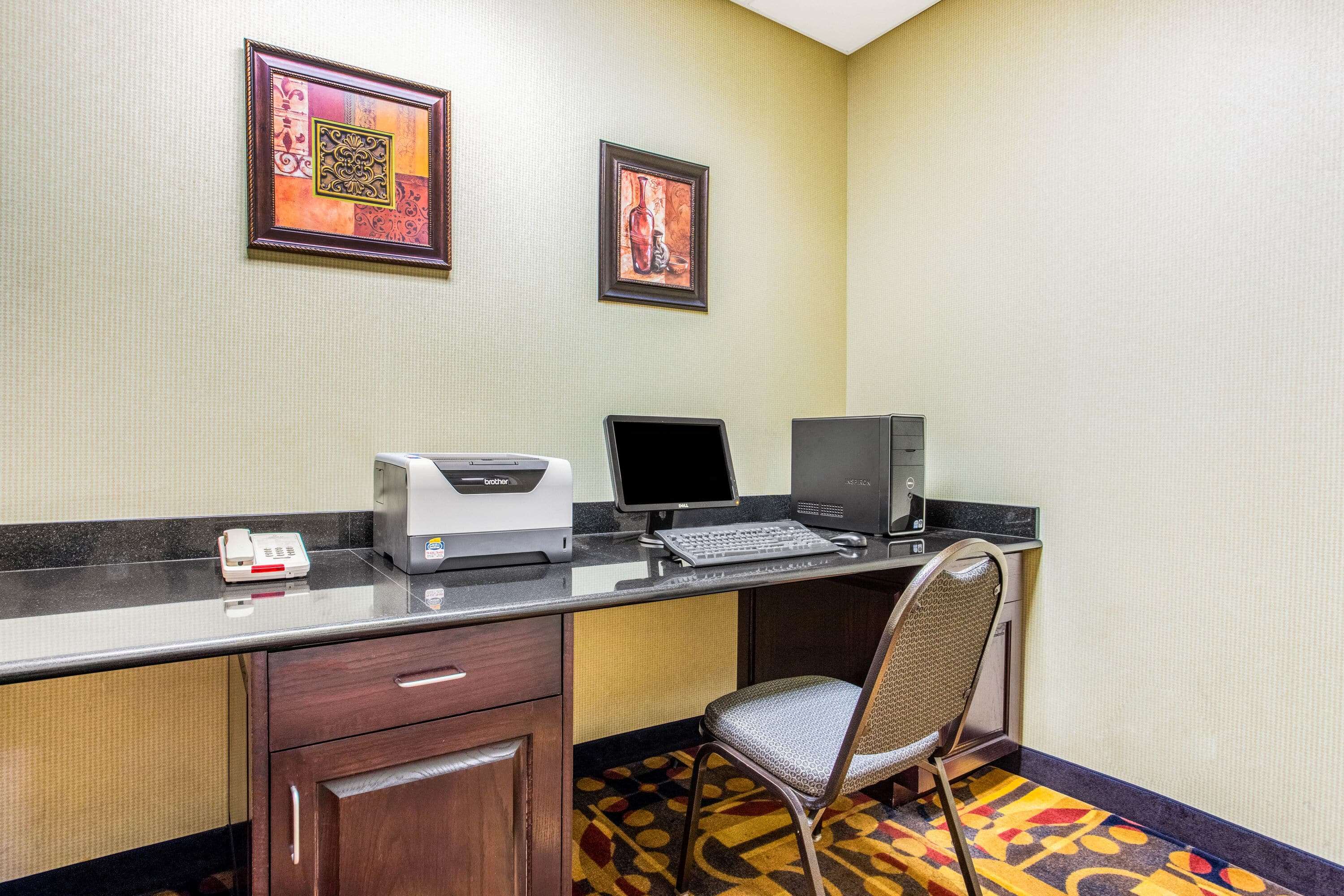 La Quinta Inn & Suites by Wyndham Ennis