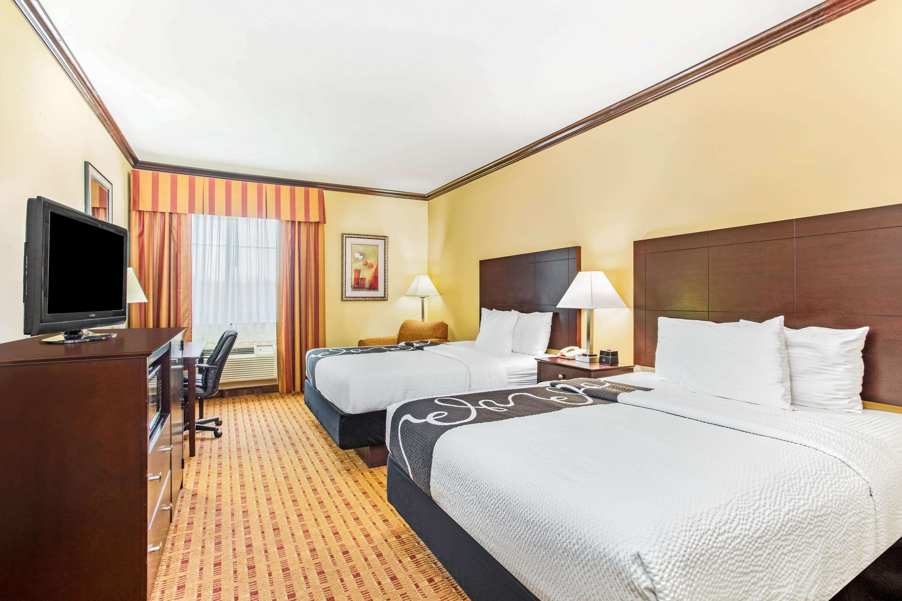 La Quinta Inn & Suites by Wyndham Ennis