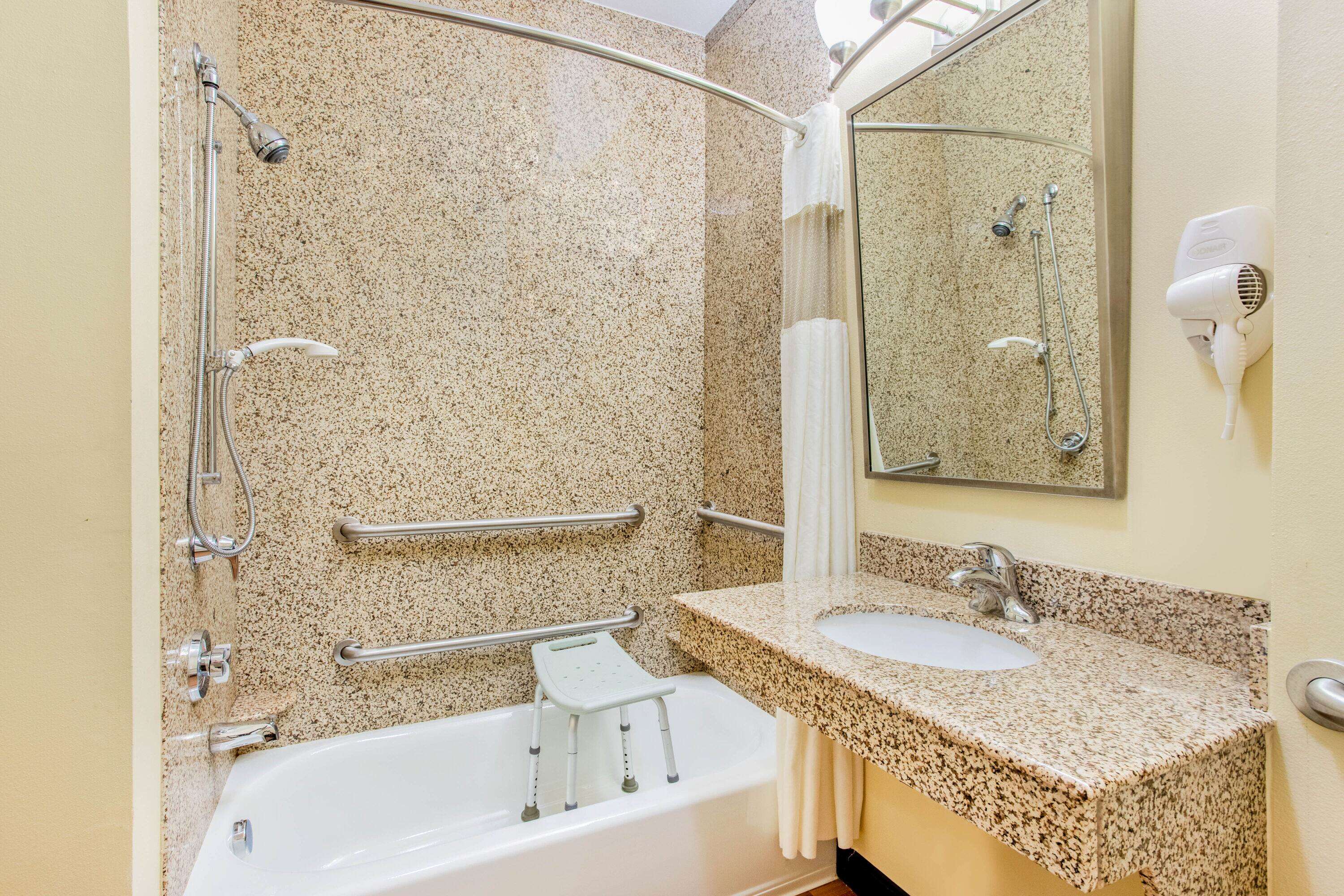 La Quinta Inn & Suites by Wyndham Ennis