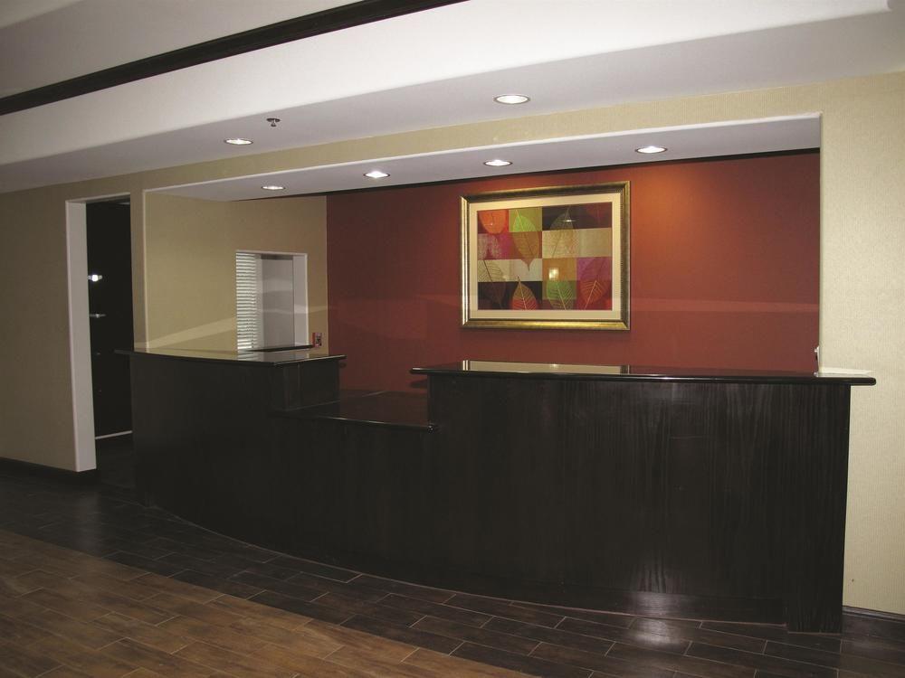 La Quinta Inn & Suites by Wyndham Ennis