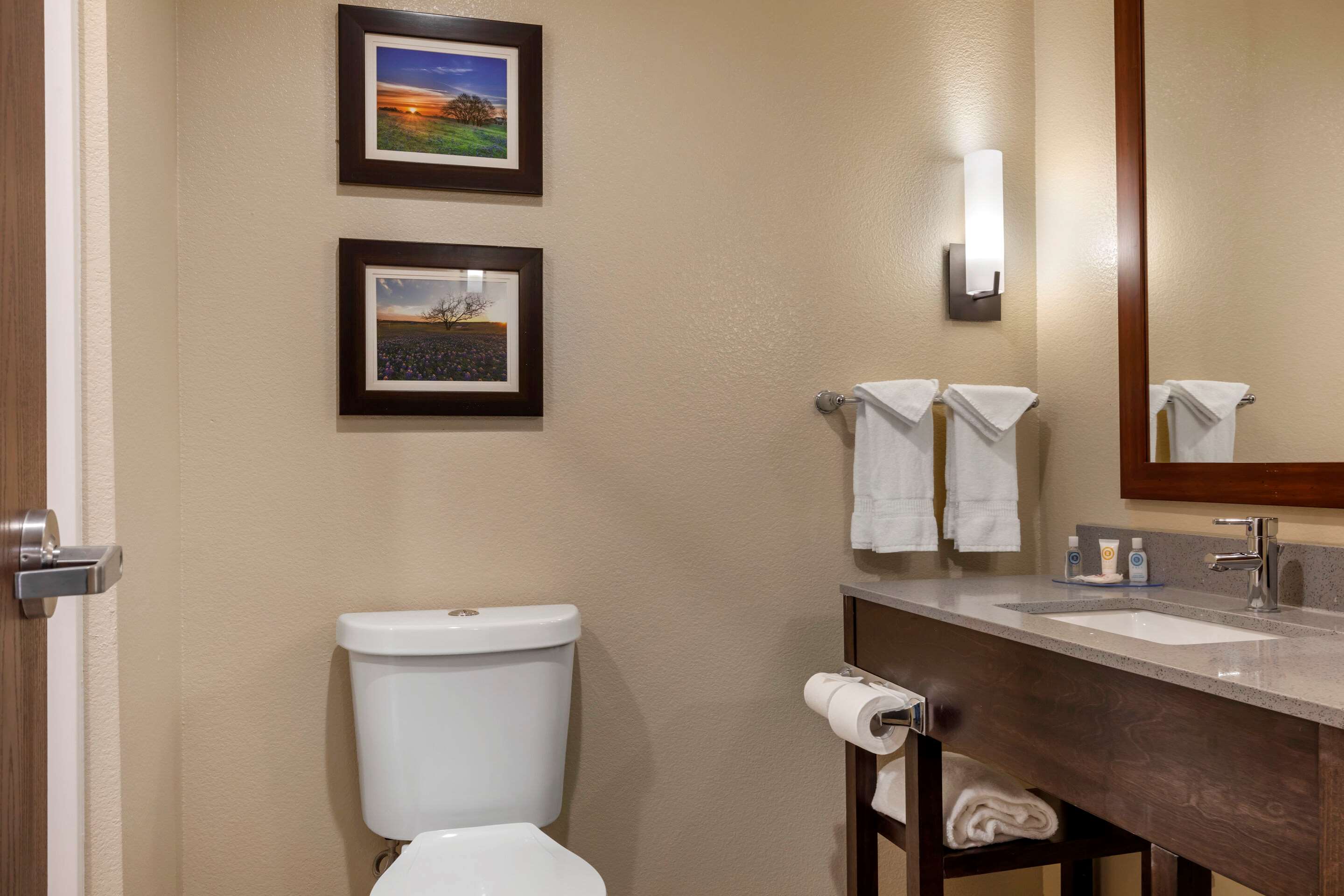 Comfort Inn & Suites