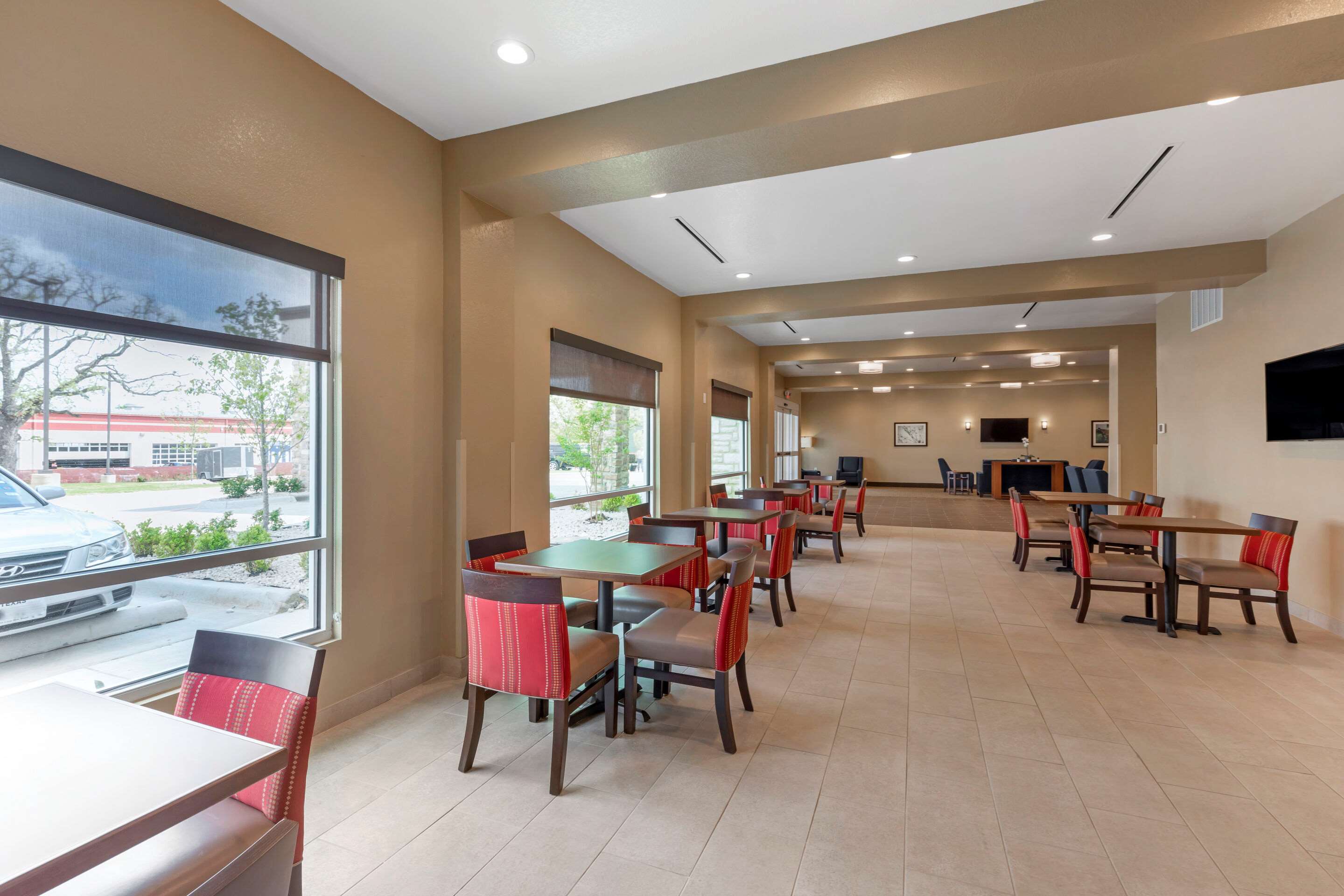 Comfort Inn & Suites