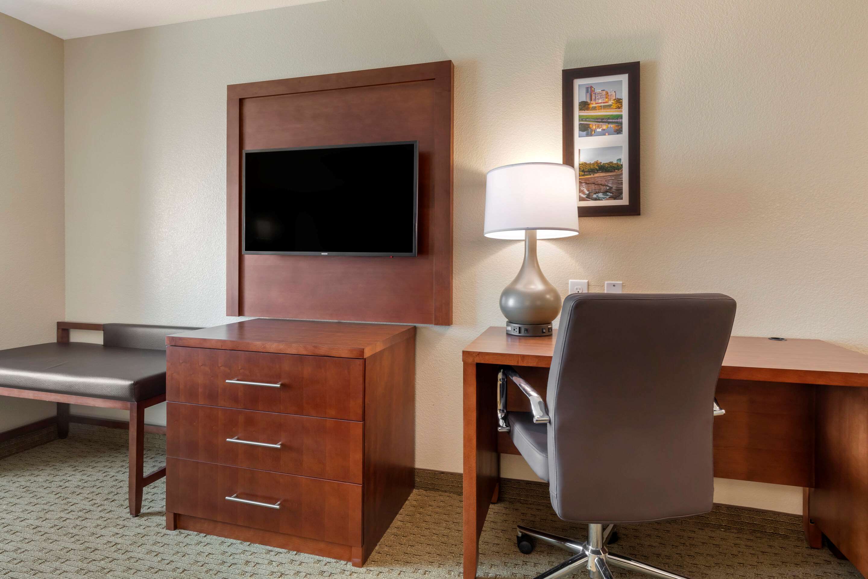 Comfort Inn & Suites