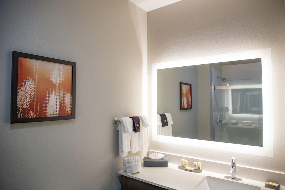 La Quinta Inn & Suites by Wyndham DFW West-Glade-Parks